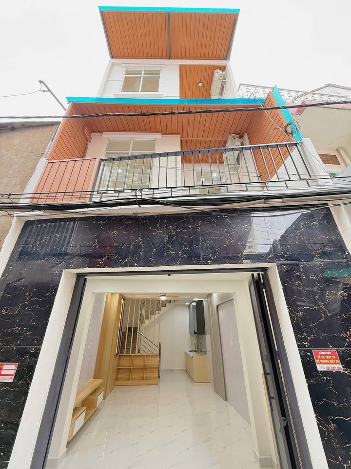 Продаётся дом, 2 спальни, 32,2 м², Tân Bình