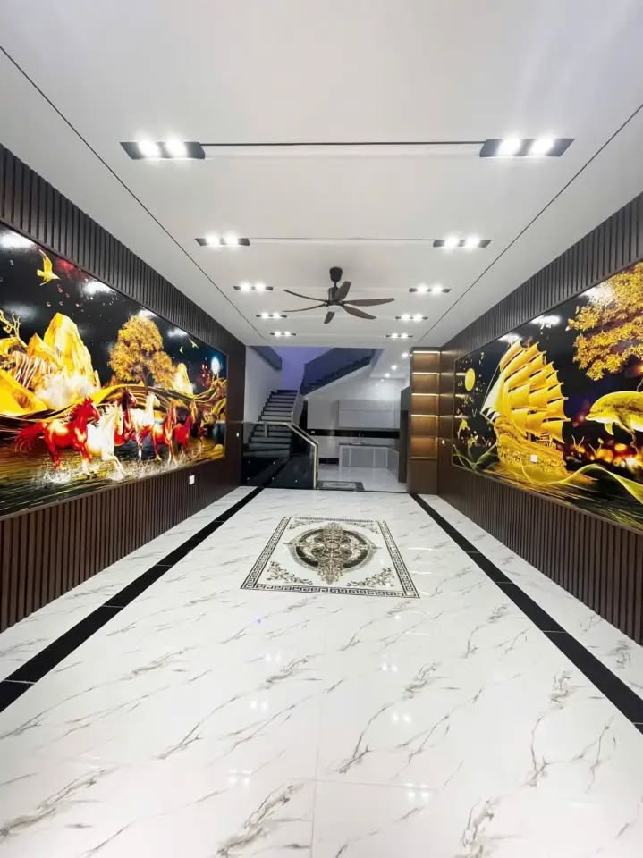 Nhà 3 tầng Phùng Chí Kiên, Lào Cai - Đẹp lung linh, gần siêu thị GO, giá mềm