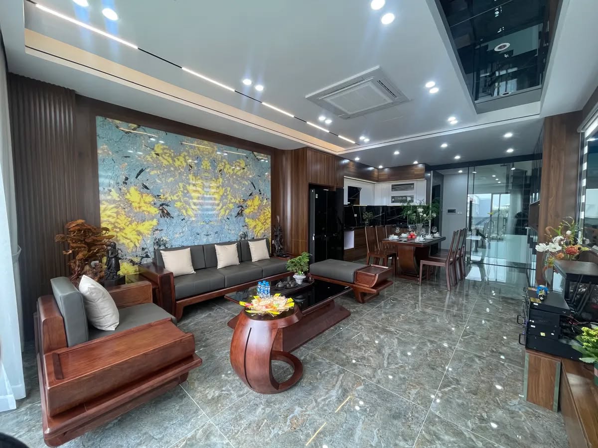 Xuân La lộng lẫy, nhà 7 tầng lô góc, thang máy riêng, ở sướng như tiên