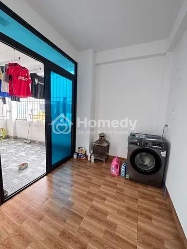 Cần bán nhà Đông Ngạc 40M2, 3 tầng, oto đỗ trước nhà, giá 5.1 tỷ