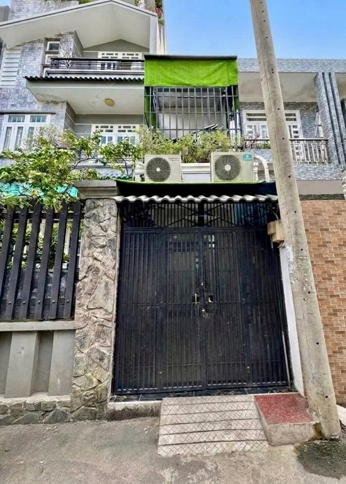 Продаётся дом, 3 спальни, 30 м², Gò Vấp