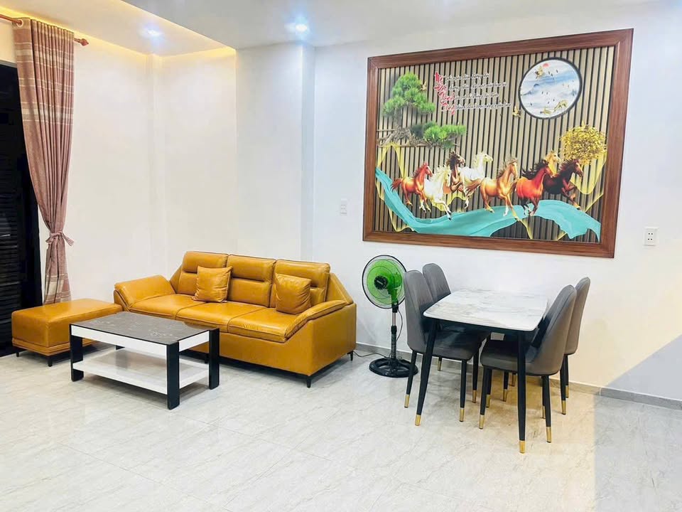 3-bedroom house for sale, 43.3 m², Phường 1