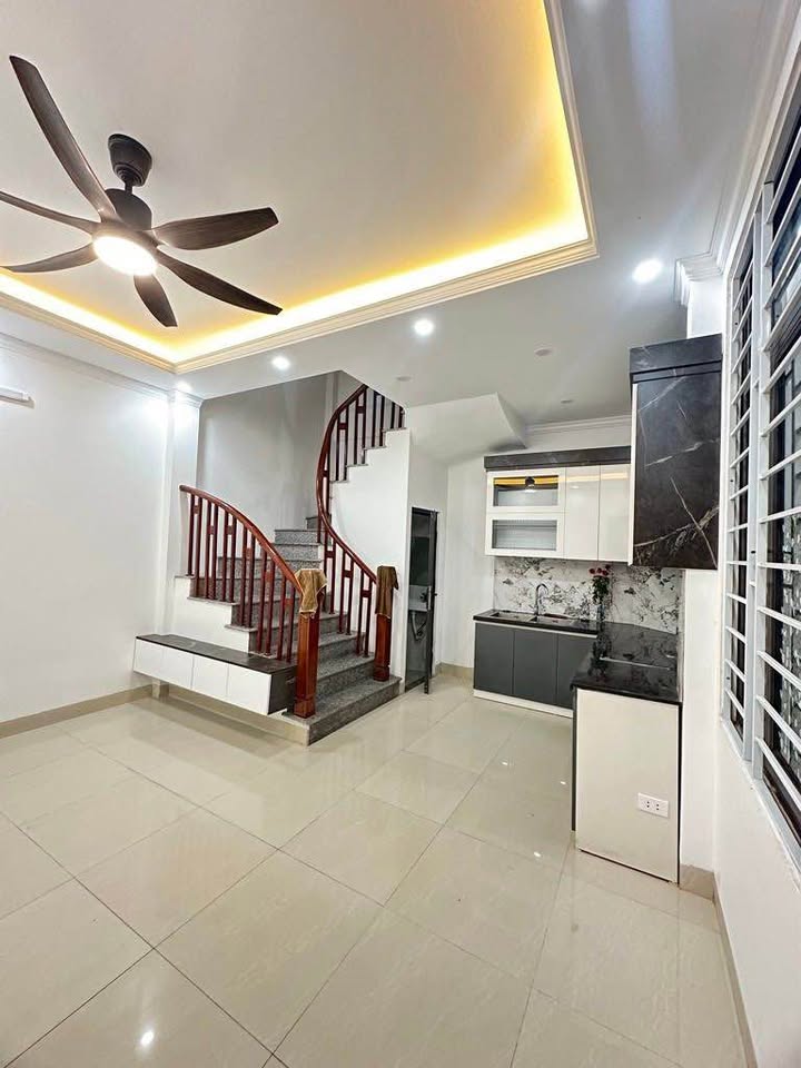 Bán nhà riêng, 3 PN, 30 m², Long Biên