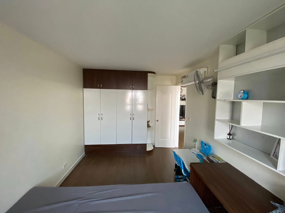 Bán nhà riêng, 2 PN, 69 m², Long Biên