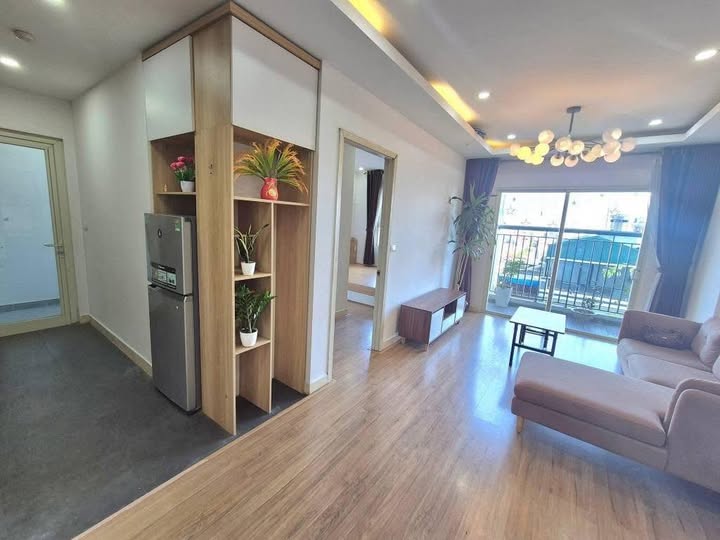 Сдаётся квартира, 2 спальни, 70 м², Long Biên