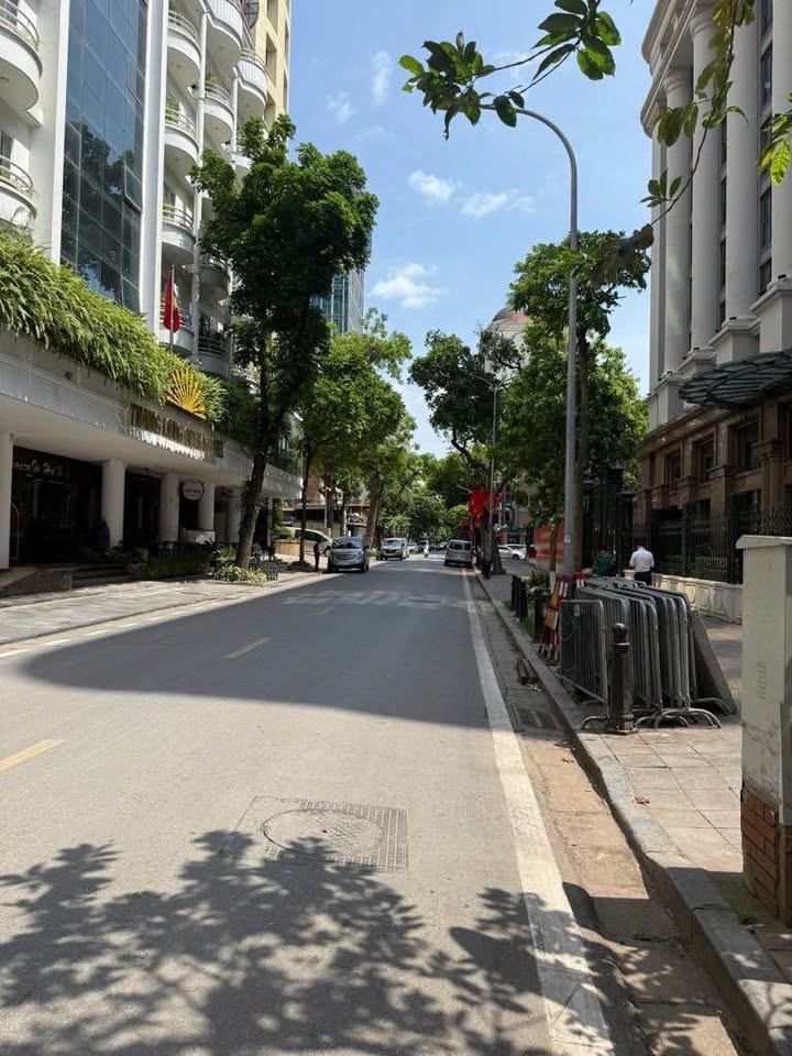 Продаётся квартира, 3 спальни, 52 м², Hoàn Kiếm
