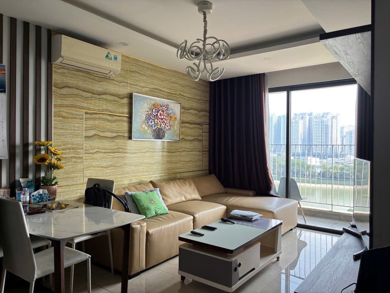 Продаётся квартира, 2 спальни, 72 м², Cầu Giấy