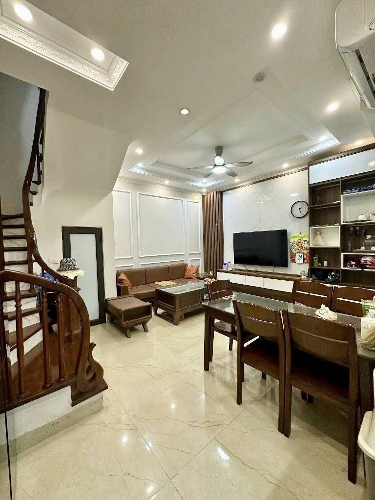 Bán nhà riêng, 32 m², Long Biên