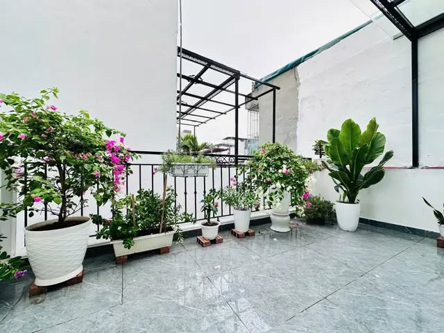 Bán nhà Hoàng Hoa Thám – Ba Đình, 6 tầng, thang máy, giá 11 tỷ