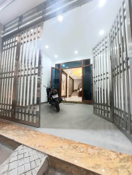 Сдаётся дом, 4 спальни, 60 м², Nam Từ Liêm