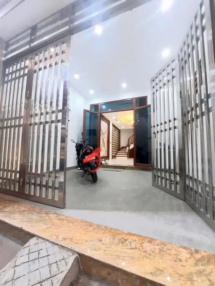 Сдаётся дом, 4 спальни, 65 м², Nam Từ Liêm