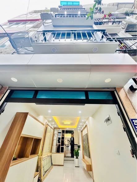 Продаётся дом, 3 спальни, 35 м², Tây Hồ