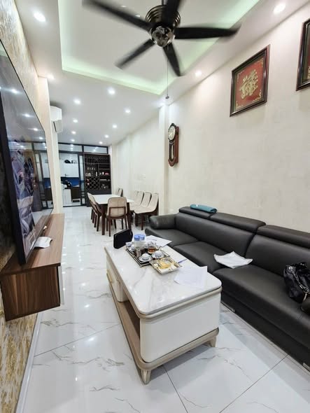 Продаётся дом, 4 спальни, 50 м², Đống Đa