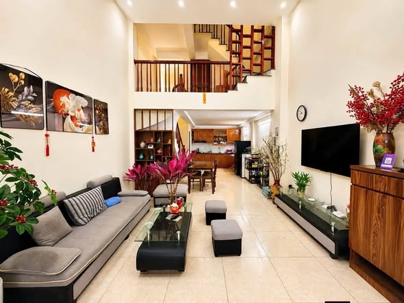 Продаётся дом, 5 спален, 50 м², Long Biên