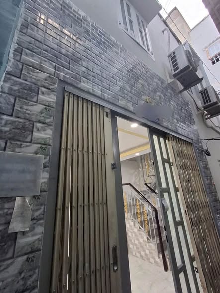 Продаётся дом, 2 спальни, 18 м², Quận 5