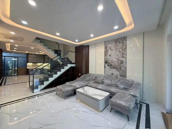 Продаётся дом, 4 спальни, 50 м², Thủ Đức