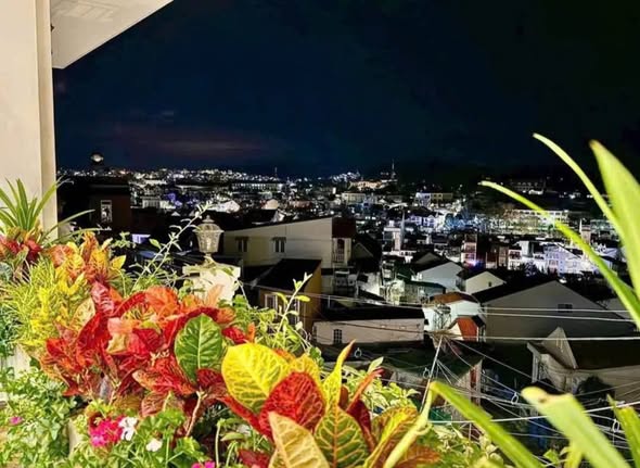 Продаётся дом, 5 спален, 73 м², Phường 2