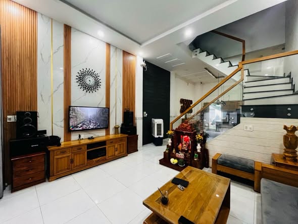 Продаётся дом, 4 спальни, 65 м², Thủ Đức