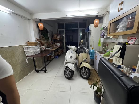 Bán nhà riêng, 28 m², Quận 10