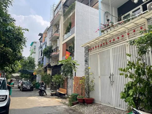 Продаётся дом, 4 спальни, 64 м², Bình Thạnh