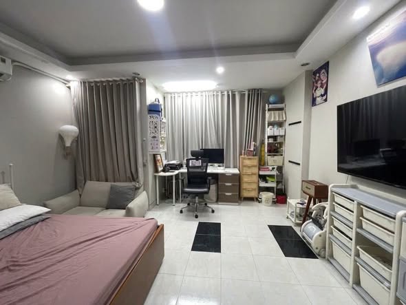 Продаётся дом, 5 спален, 74 м², Phú Nhuận