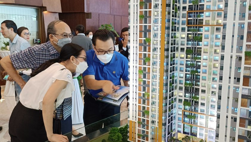 
Dù thị trường bất động sản chưa hết khó khăn nhưng giá bán chung cư vẫn tăng cả Hà Nội, TP HCM

