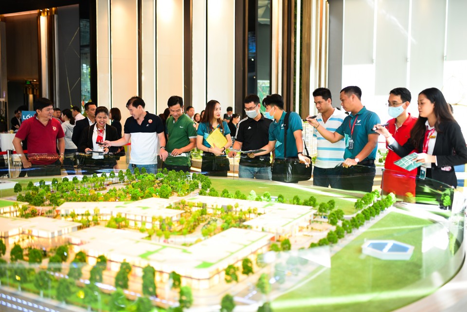 Nhiều công ty bất động sản bắt đầu “săn đón” môi giới trở lại