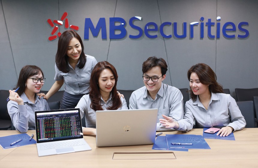 Quý III/2023, MBS lần đầu tiên sau 4 năm vào lại Top 5 thị phần môi giới HOSE và HNX
