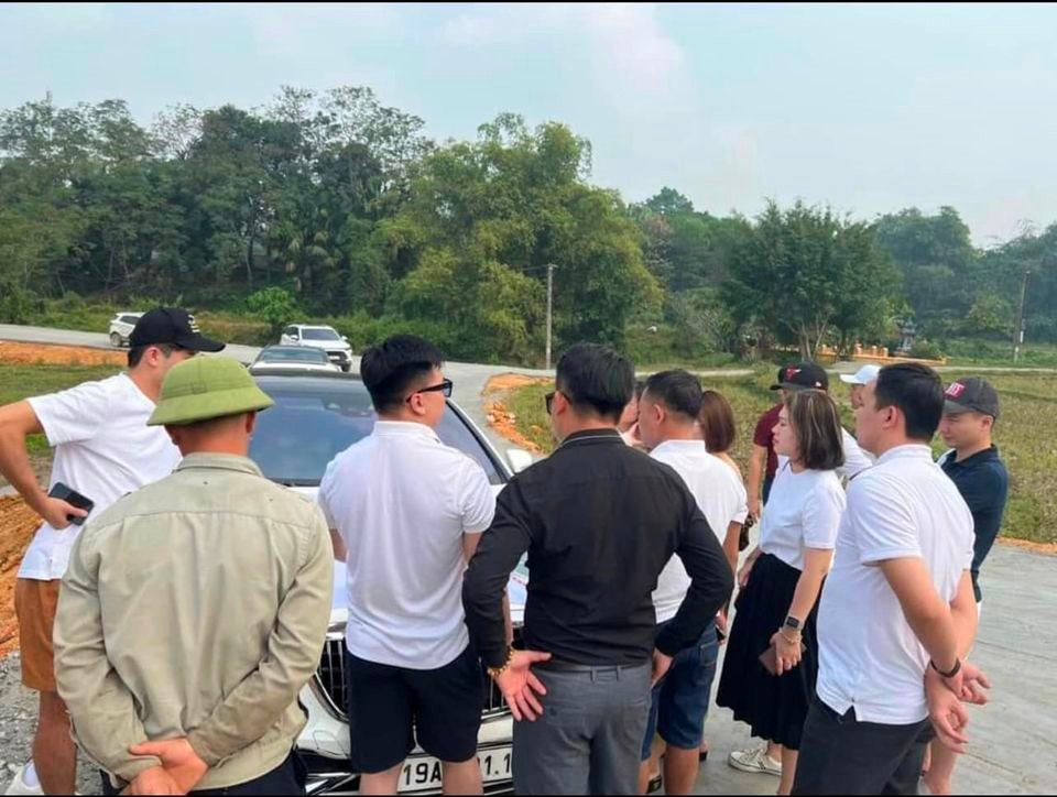 Ghi nhận, một số chủ đầu tư đã bắt đầu khởi động lại và ra mắt dự án. Thị trường TP. Hồ Chí Minh cũng trở nên ấm dần là thời điểm mà các công ty môi giới cần đội ngũ để chạy thị trường. Mặc dù vậy thì nhiều công ty đang đứng trước nguy cơ khủng hoảng nhân sự bởi làn sóng nghỉ việc của môi giới