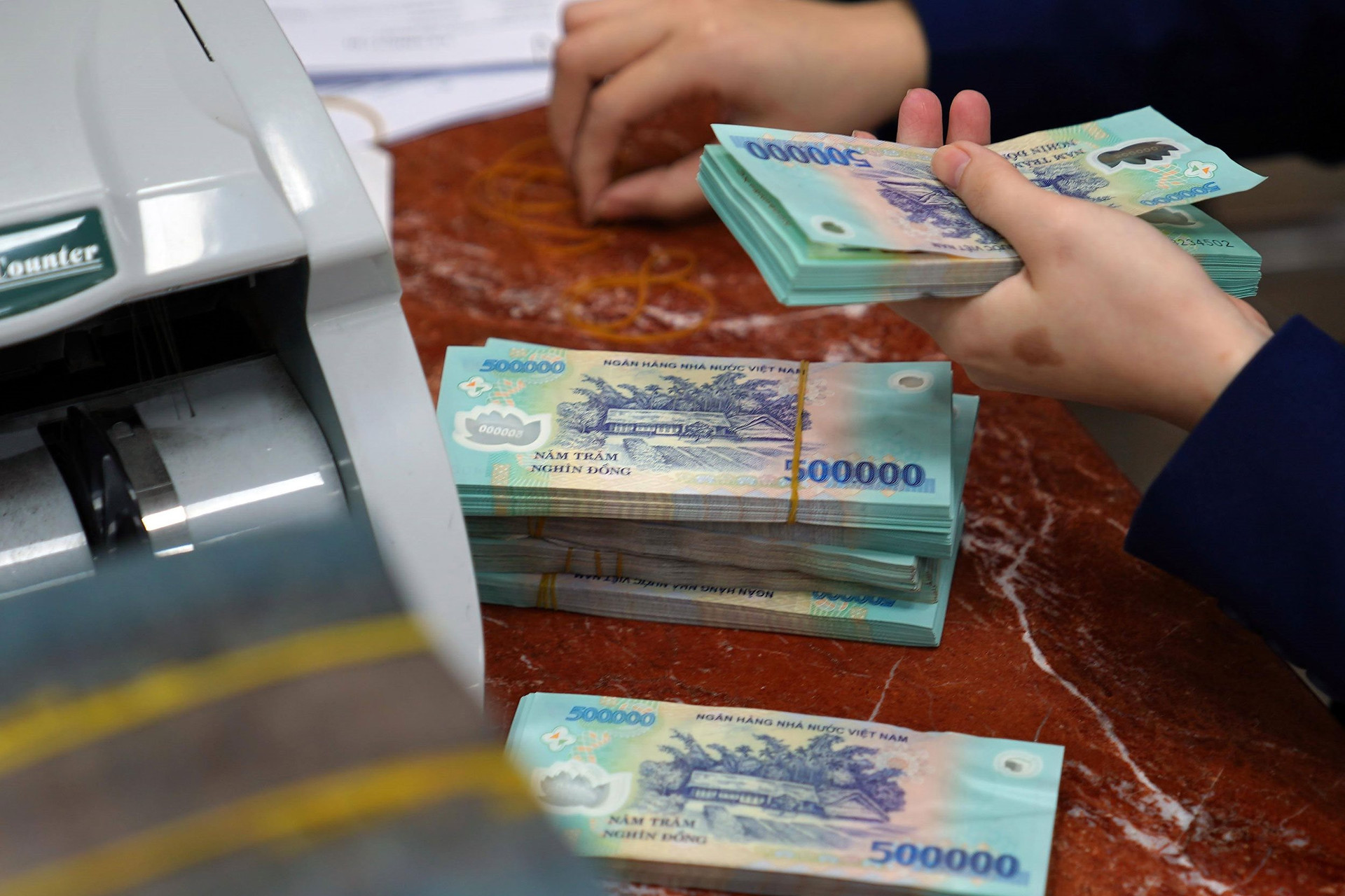 
Tiền lãi dự kiến luôn là vấn đề được người đi vay quan tâm vì sẽ ảnh hưởng trực tiếp đến thu nhập, tài chính, kế hoạch của họ
