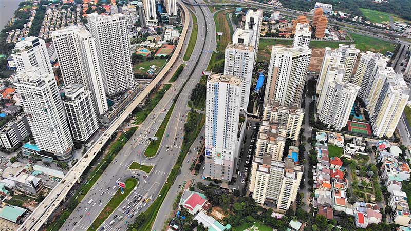 
Trong những tháng cuối năm, thị trường bất động sản mặc dù đã có những tín hiệu tốt tuy nhiên vẫn còn nhiều dự án chưa được gỡ vướng về mặt pháp lý và giao dịch có phần hạn chế
