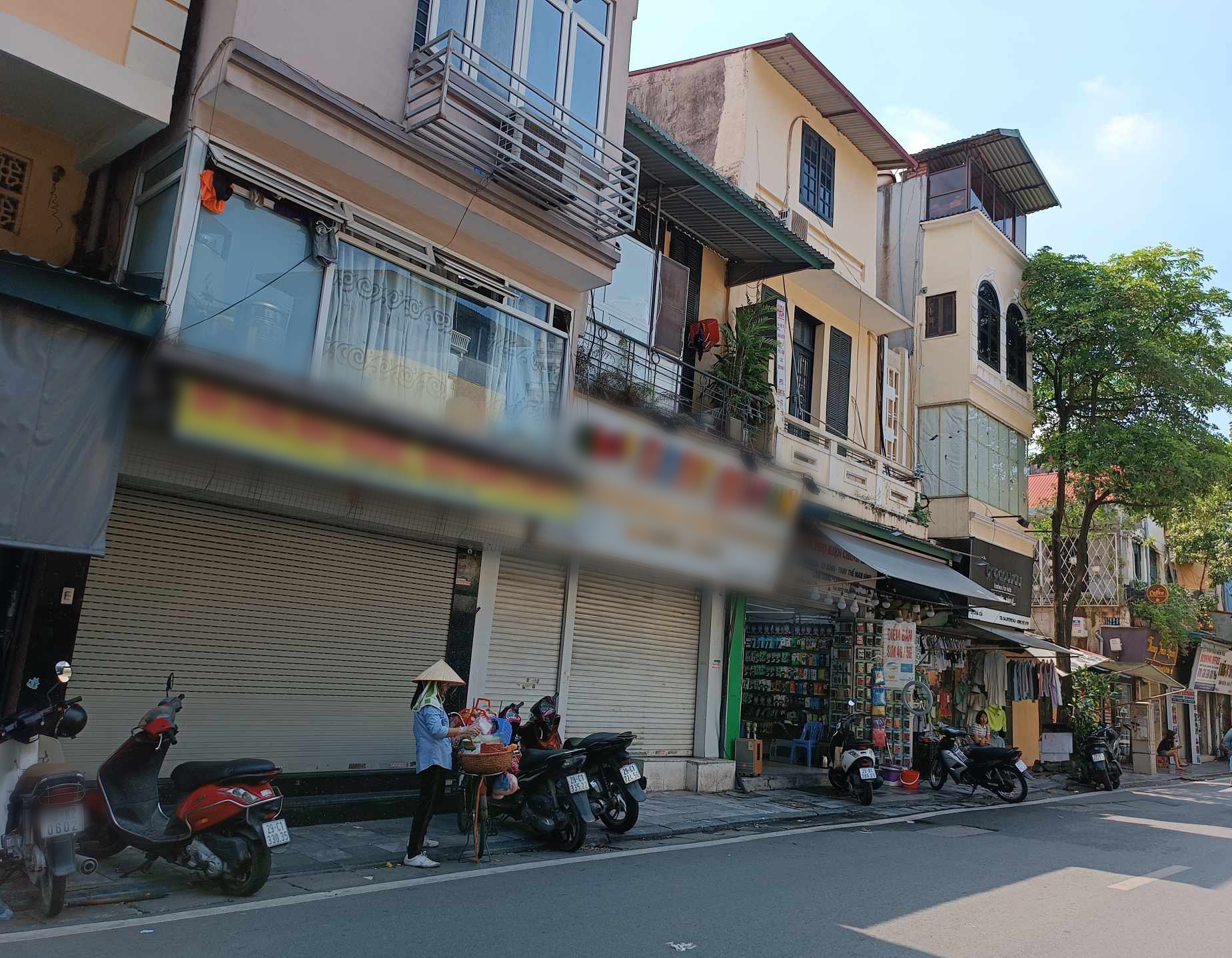 Các tài sản thế chấp là bất động sản ở các nhà băng cũng bị hạ giá vì mặt bằng giá bất động sản giảm