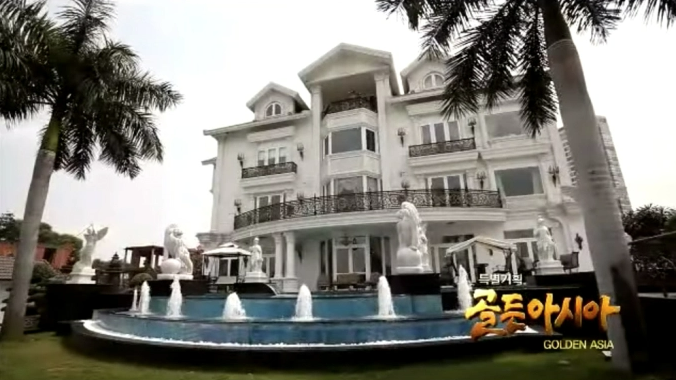
Ngôi nhà của gia đình chồng Hà Tăng được đài KBS của Hàn Quốc ghi hình và phát sóng
