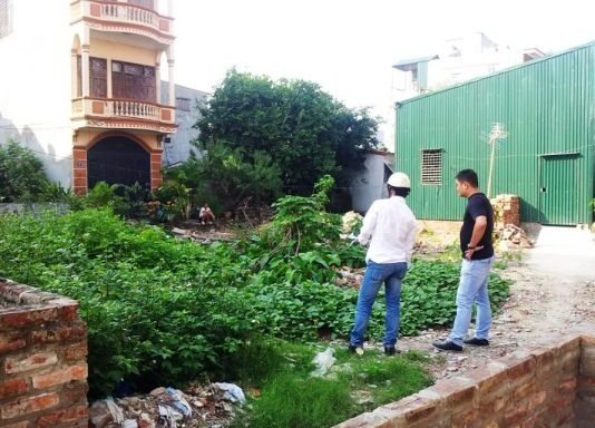 Có thể thấy, diện tích thực tế và diện tích trên giấy tờ không phải khi nào cũng giống nhau, nhất là đối với thửa đất có hình thể phức tạp, phần nào đó là bởi đo thủ công. Ảnh minh hoạ