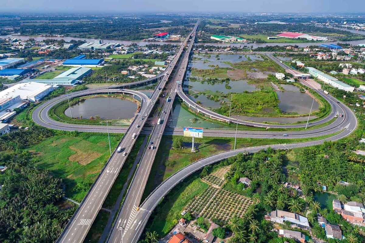 
Khi đầu tư mua đất cơ sở hạ tầng mà muốn giảm được tối đa các rủi ro và thua lỗ có thể gặp phải, người mua nên lưu ý những chia sẻ về kinh nghiệm khi đi mua đất của các chuyên gia và các nhà đầu tư chuyên nghiệp khuyên nhủ. Ảnh minh họa

