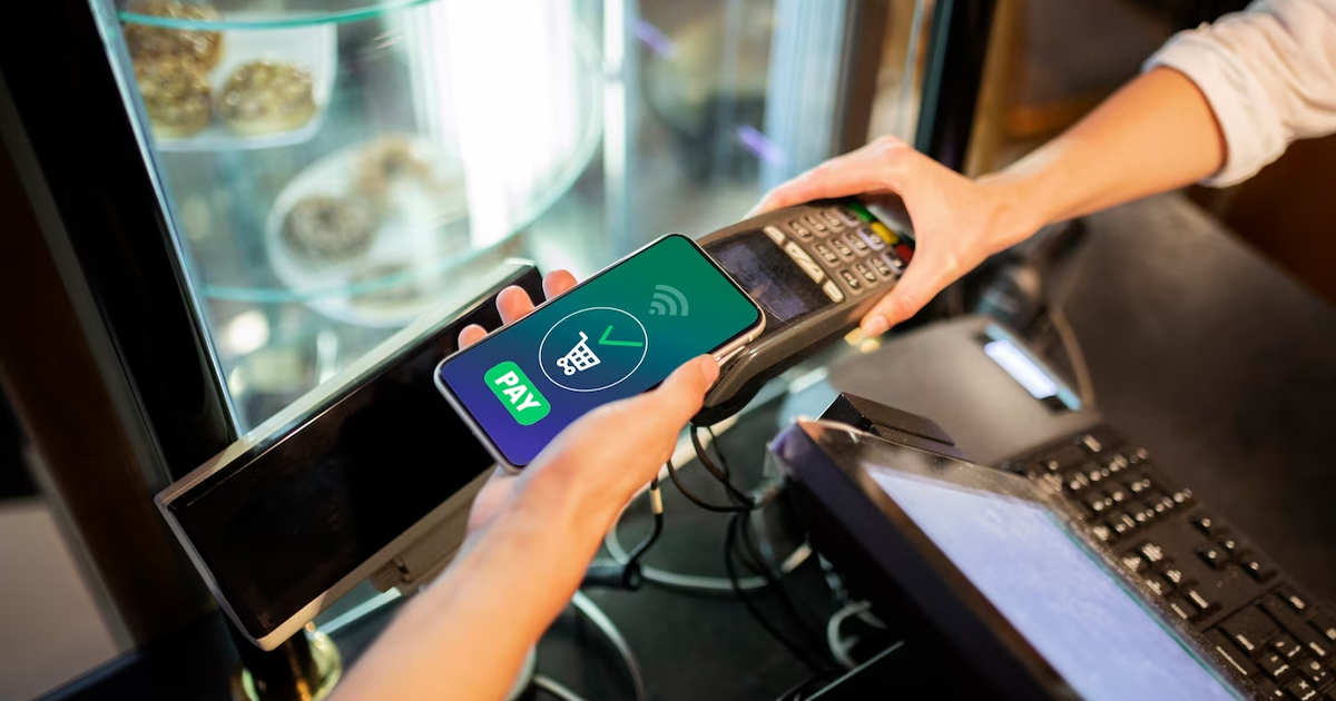 
Hiện nay, các ngân hàng Việt Nam đang tiếp thu phát triển các kĩ thuật công nghệ cao và phát triển hệ thống ngân hàng số tiên tiến
