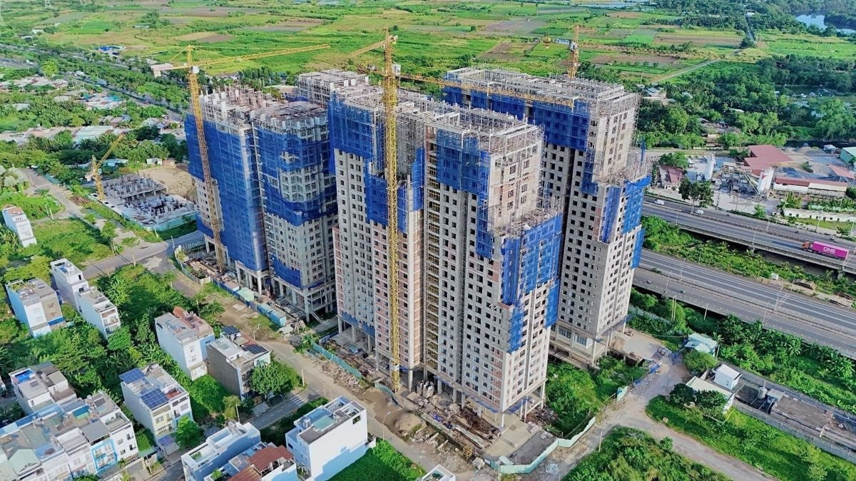 Các chủ đầu tư đang tập trung hoàn thiện yếu tố xây dựng và pháp lý để thu hút người mua