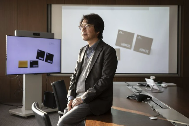 
Lee Kang Wook hiện đang tiên phong trong phương pháp đóng gói thế hệ công nghệ thứ ba, đó là HBM2E.
