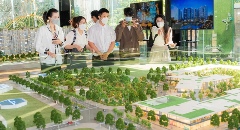 Ghi nhận, trong quý I/2024, có nhiều sàn môi giới ở Hà Nội đã ra quân sớm, chủ yếu là bán giỏ hàng ở giai đoạn tiếp hoặc là những sản phẩm còn lại. (Nguồn ảnh: Kinh tế đô thị)