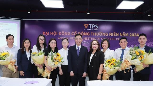 Gần cuối đại hội, các cổ đông của Chứng khoán Tiên Phong cũng đã bầu bổ sung Thành viên HĐQT và BKS cho nhiệm kỳ 2021-2026.