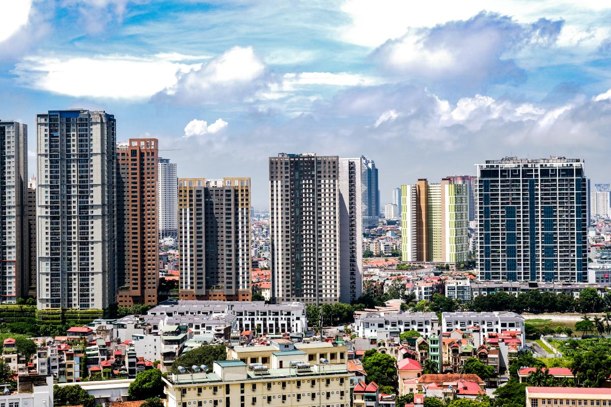 Tâm lý của các bên mua - bán bất động sản đã không còn quá dè chừng như thời điểm 2023. (Ảnh minh họa)