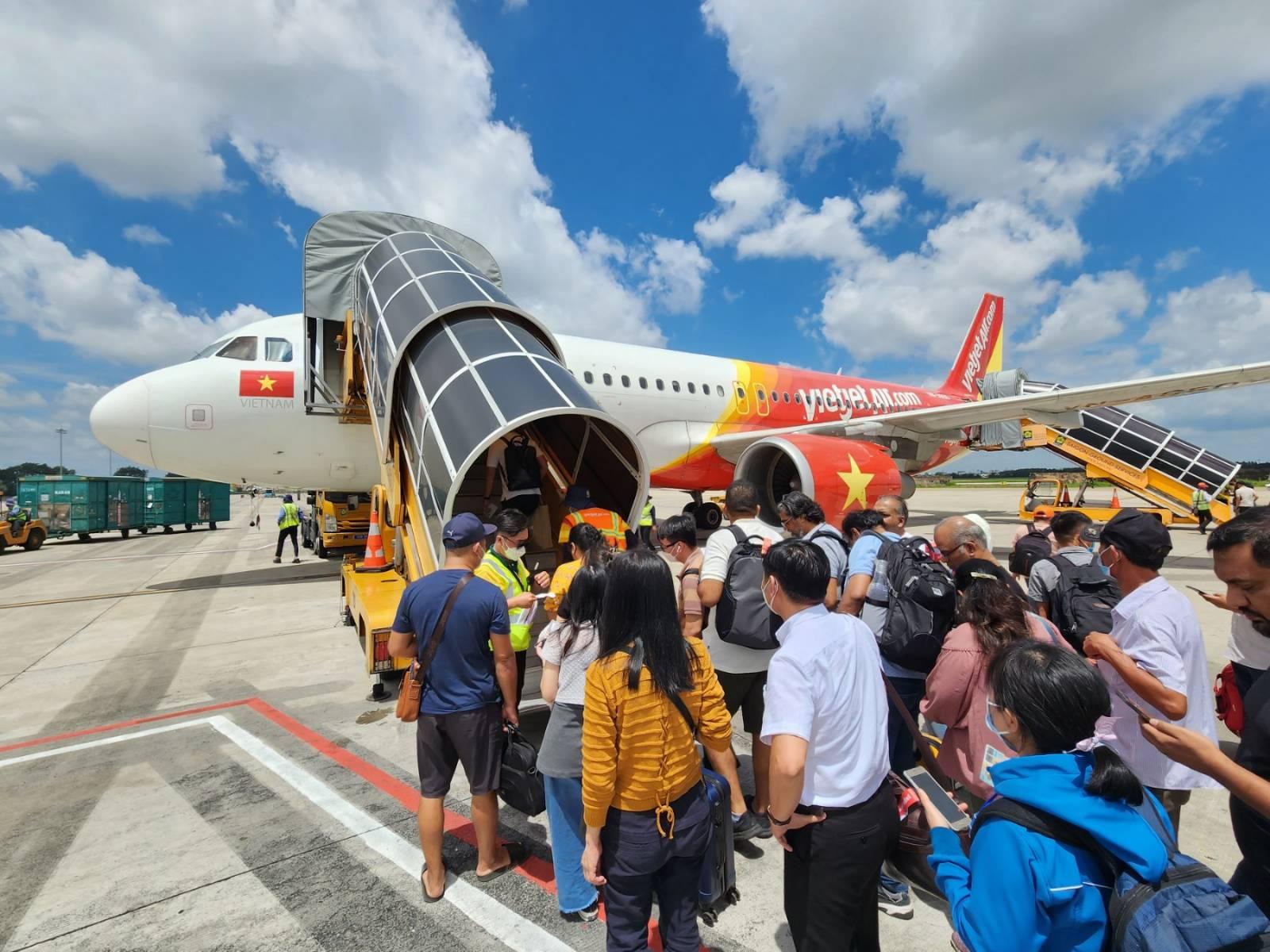 Vận tải hàng không nội địa đang phụ thuộc phần lớn vào Vietnam Airlines và Vietjet Air