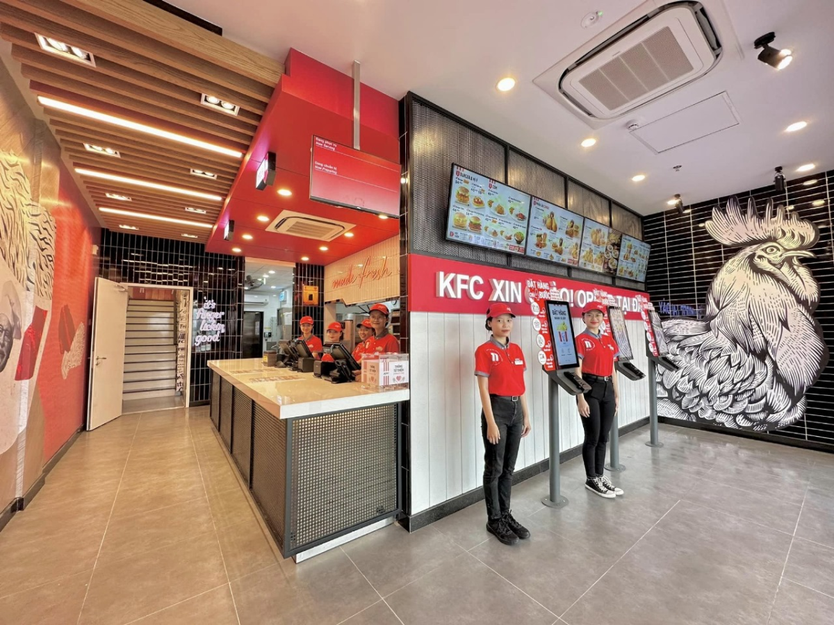 KFC tiếp tục đứng ở vị trí dẫn đầu của bảng xếp hạng các thương hiệu F&amp;B tốt nhất Việt Nam với 27,5 điểm.