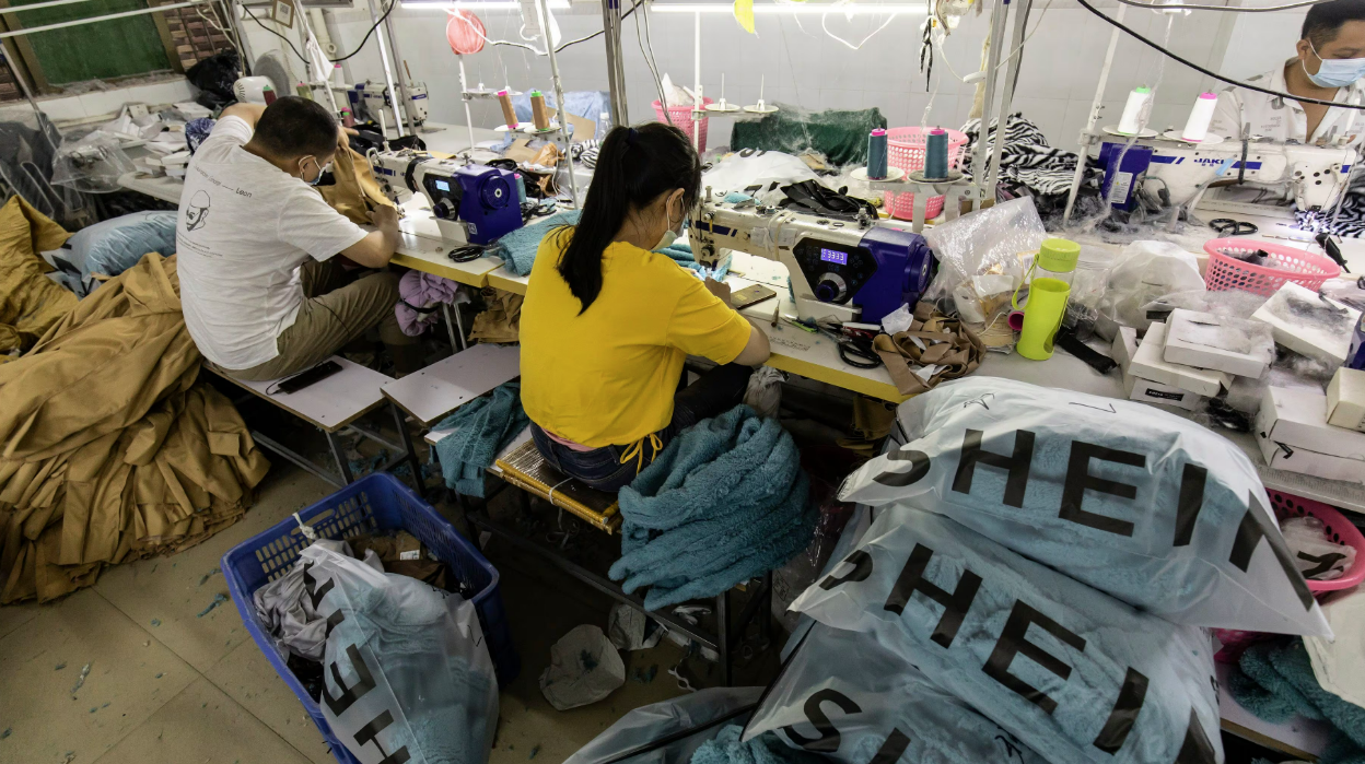 Đại diện phát ngôn của Shein cho biết công ty đã đề nghị các nhà cung cấp giới hạn lịch làm việc của công nhân ở mức 60 tiếng/tuần.&nbsp;