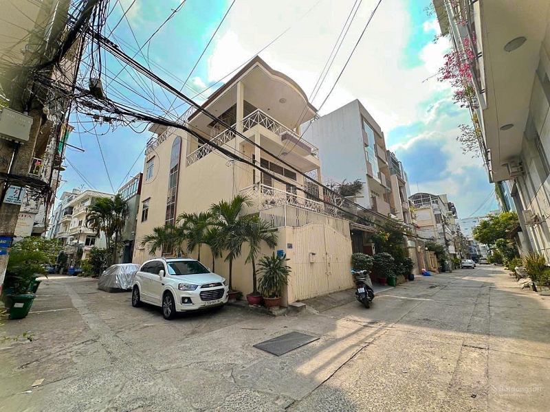 
Nhà Trong Hẻm Xe Hơi
