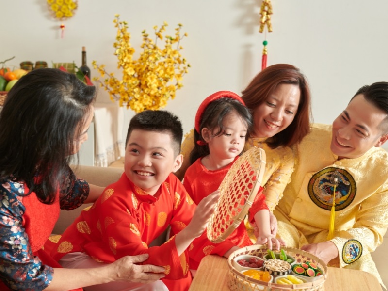 
Cách chọn người xông đất hợp tuổi chuẩn phong thủy
