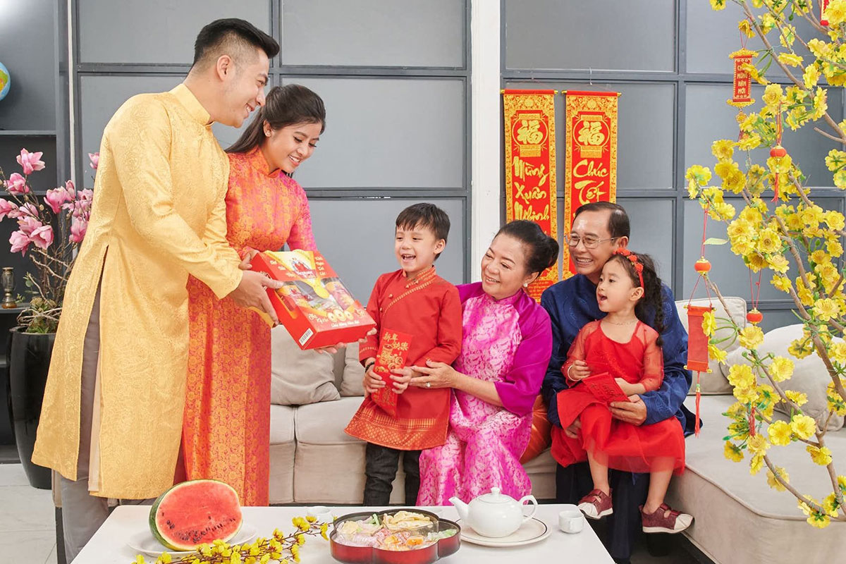 
Những điều kiêng kỵ khi xông đất cần tránh
