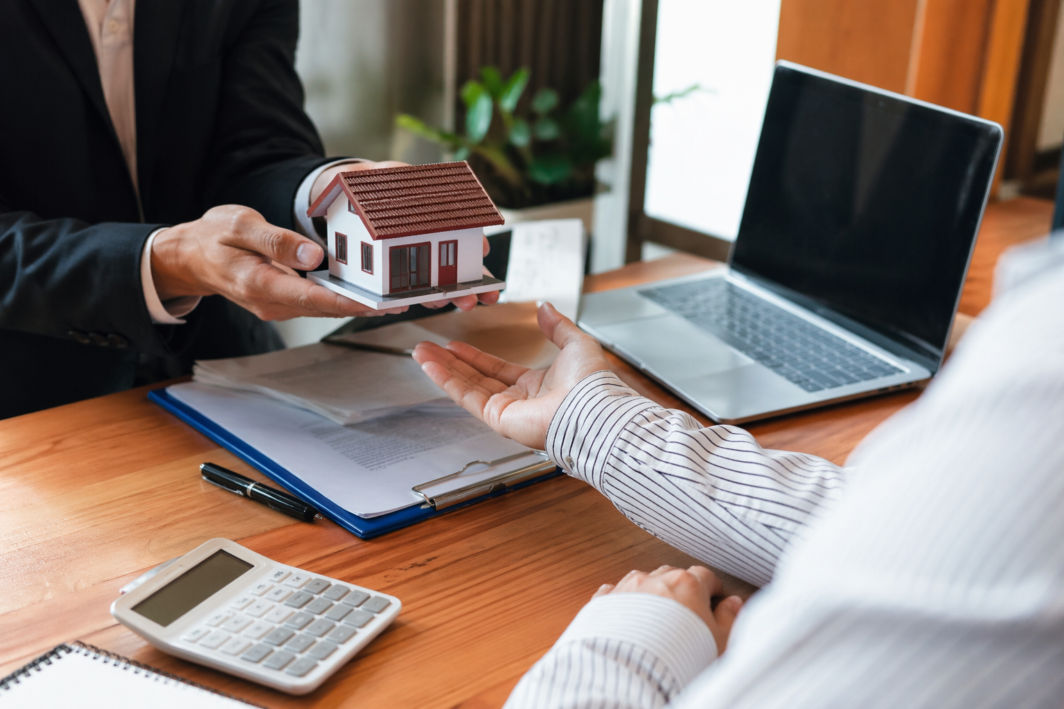 
Ảnh 4: Các khoản chi phí và lệ phí khi cấp lại sổ đỏ bị mất
