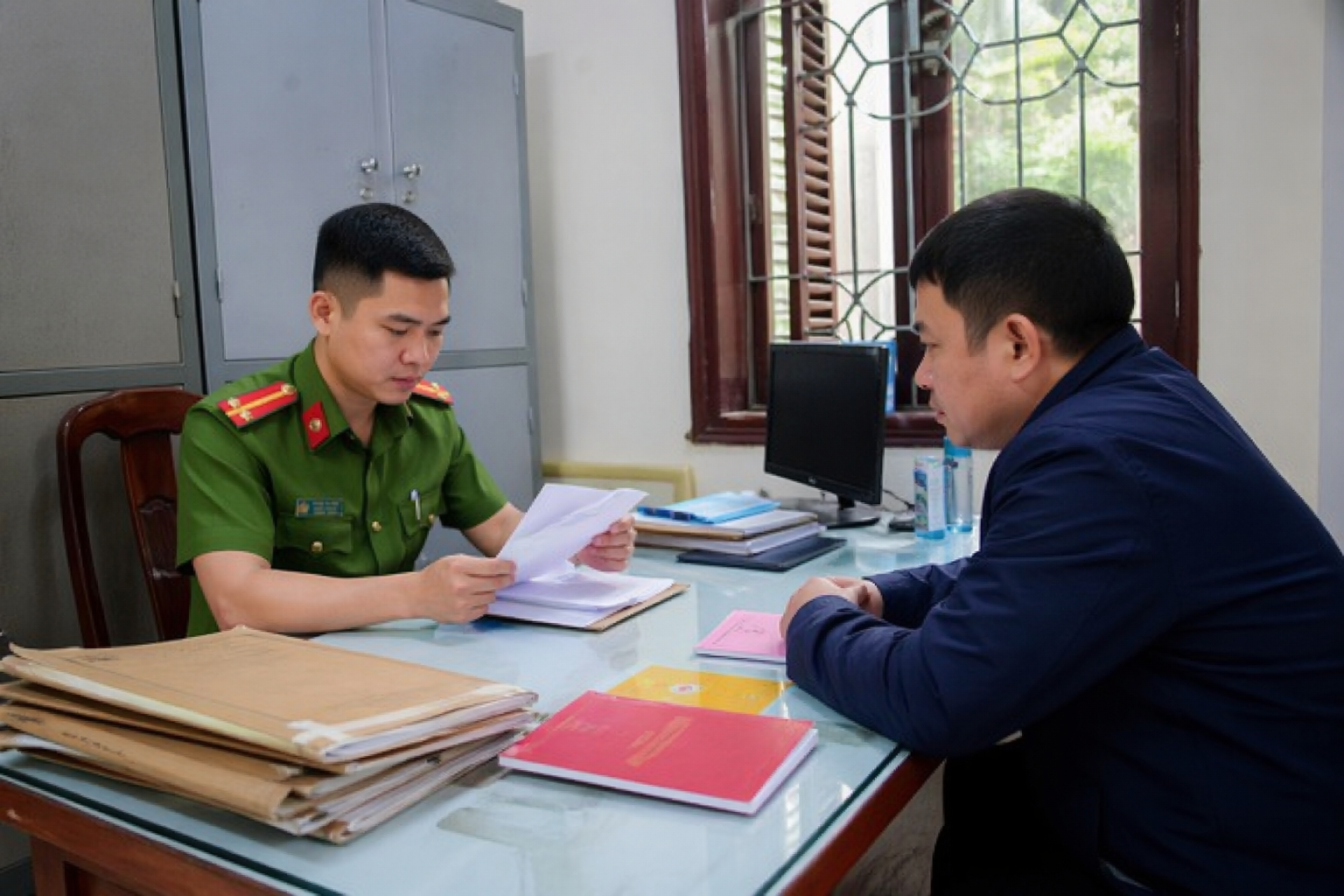 
Ảnh 3: Các loại giấy tờ cần kiểm tra tại cơ quan chức năng
