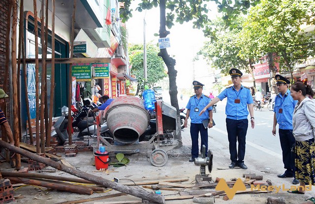  Yêu cầu cơ quan cấp giấy phép xây dựng giải thích, hướng dẫn và thực hiện đúng các quy định về cấp giấy phép xây dựng;